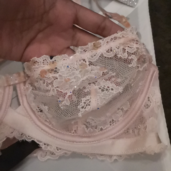 VS Bridal collection Unlined Bra in 32C - Picture 6 of 6